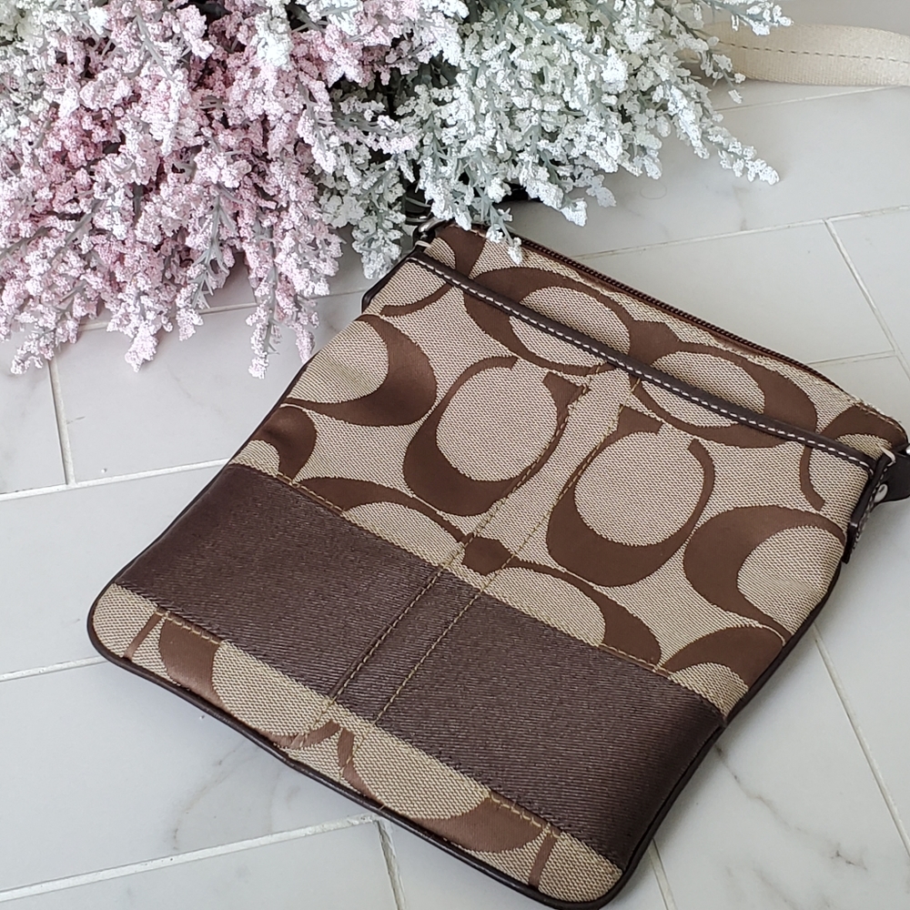 COACH Crossbody Swingpack